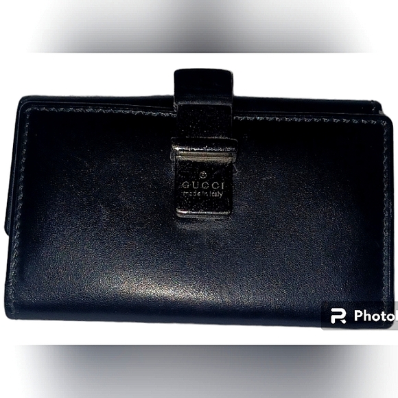 Gucci Accessories - GUCCI AUTHENTIC BLACK LEATHER  KEYHOLDER UNISEX  EUC
